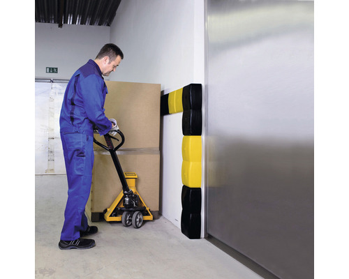 Eck-Schutzprofil 500 Kunststoff schwarz 250x125x500 mm 2 Stück Mann mit Hubwagen neben Anfahrschutz an einer Wand