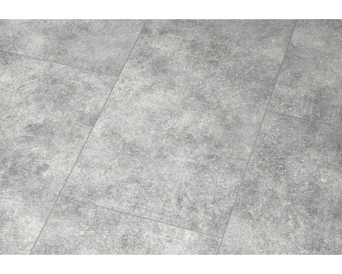 Verlegter grauer Vinylboden mit Betonoptik
