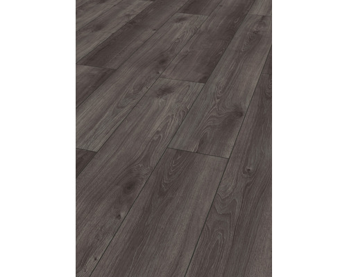 Verlegter Laminatboden mit Holzoptik