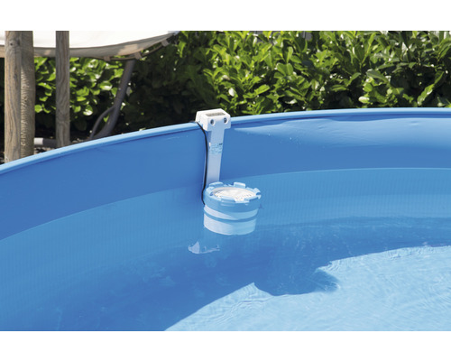 Pool mit Solar-Poolbeleuchtung