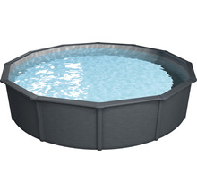Achtkantiger Swimmingpool mit Wasserfüllung