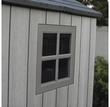 Detailansicht Fenster einer Gartenhütte