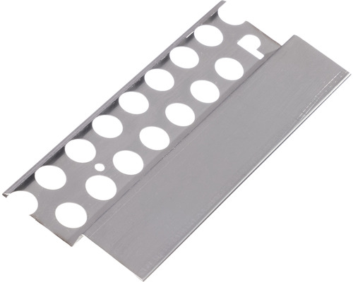 Putzprofil aus Metall mit Lochung
