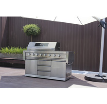 Edelstahl Grillstation im Außenbereich mit Sonnenschirm