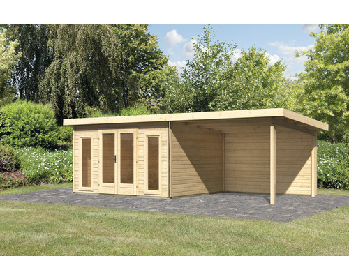 Holzgartenhaus mit Flachdach und Carport auf Rasenfläche