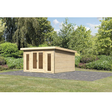 Gartenhaus aus Holz mit Doppeltür und Fensterfront im Garten.