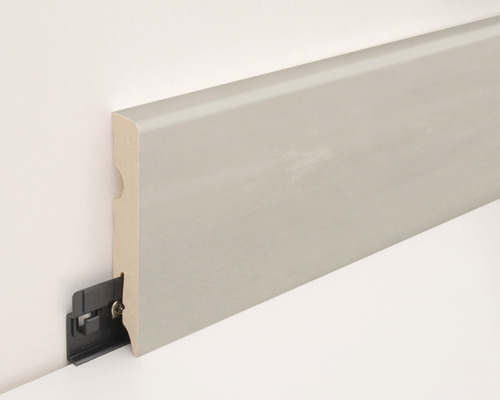 Sockelleiste aus Holz mit Befestigungsclip