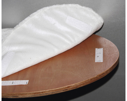 Katzenliegefläche mit Klettverschluss zur Befestigung des Kissens