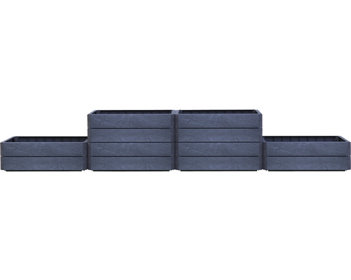 Blumenkästen aus Kunststoff in abgestufter Anordnung für den Außenbereich