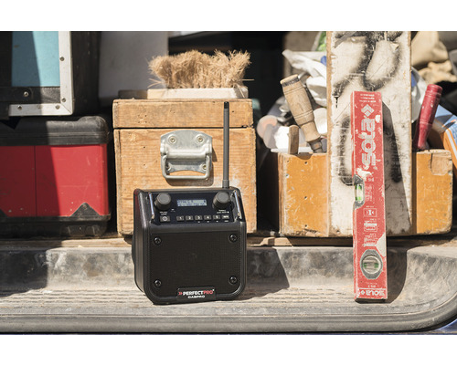 Baustellenradio mit Antenne der Marke Perfectpro Dabpro