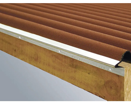 Gutta Ortgangprofil für Wellplatten Stahlblech 2000 mm x 20 mm Nahaufnahme einer Dachkonstruktion mit Wellplatten und Abschlussleiste