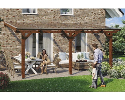 Terrassenüberdachung SKAN HOLZ Andria 541x400 cm nußbaum Holzterrasse mit Sitzgruppe und Familie im Garten