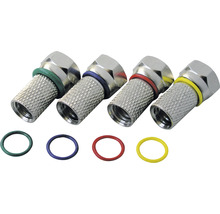 Vier F-Stecker mit farbigen Dichtungsringen