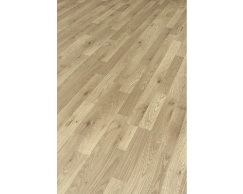 Verlegter Laminatboden in Holzoptik