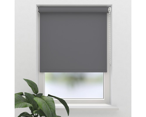 Graues Rollo am Fenster