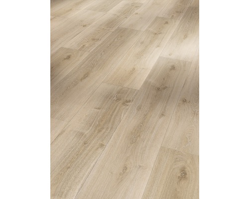 Verlegter Laminatboden in Holzoptik