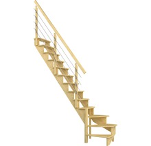 Holztreppe mit Geländer und Stahlseilen