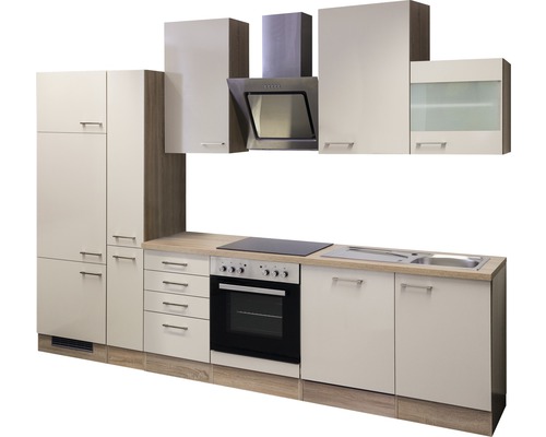 Küchenzeile mit Elektroherd, Dunstabzugshaube und Hängeschränken