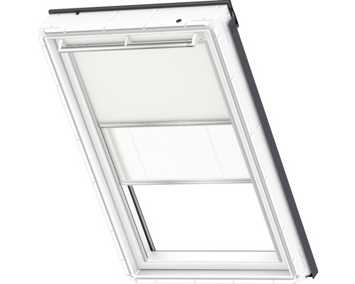 Dachfenster mit Sichtschutz und Jalousie