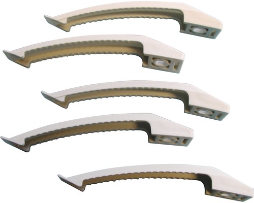 Fünf Möbelgriffe aus Kunststoff