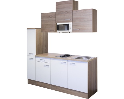 Moderne Küche mit Ober- und Unterschränken, Spüle, Kochfeld und Mikrowelle