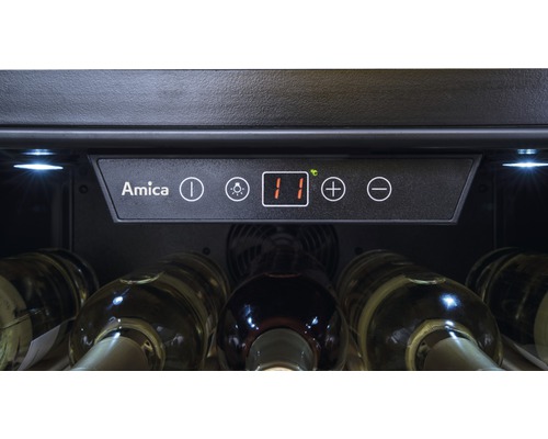 Amica Logo, Bedienfeld eines Weinkühlschranks mit Temperaturanzeige
