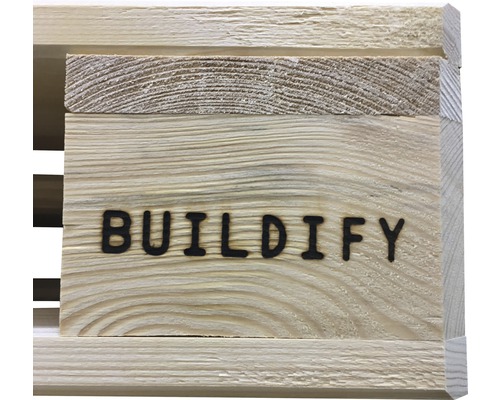 Holzkiste mit dem Schriftzug Buildify