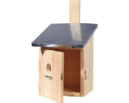 Vogelhaus aus Holz mit Metalldach und geöffneter Tür