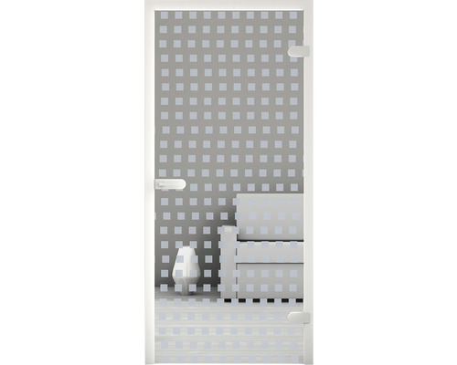 Glastür mit quadratischem Muster vor Sitzecke