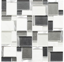 Mosaikfliese mit Glas- und Metallelementen in verschiedenen Größen