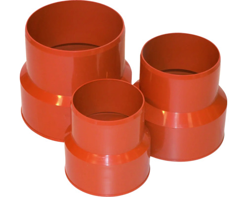 Drei Kunststoff-Reduzierstücke für Rohre