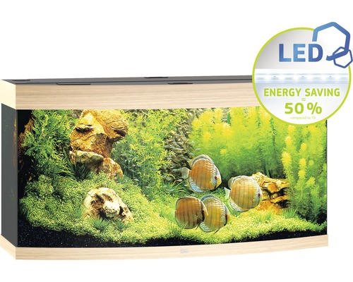 Eingerichtetes Aquarium mit Fischen, Pflanzen und Steinen. LED-Symbol für Energieeinsparung von 50 Prozent im Vergleich zu T5.