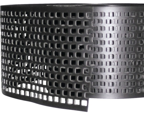 Drainagerohr aus Kunststoff mit quadratischen Öffnungen