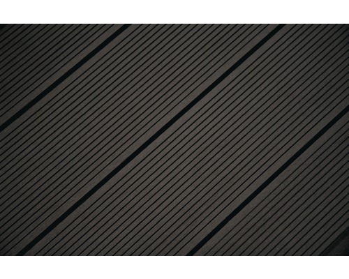 Terrassendielen aus WPC im Detail