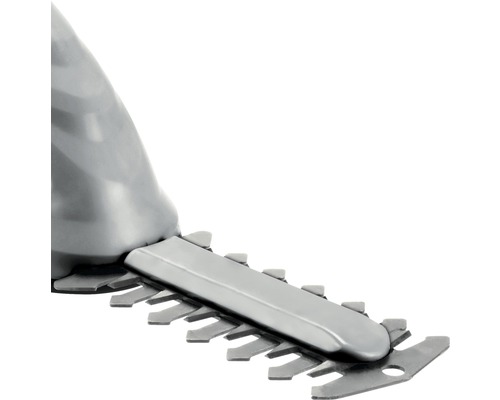 Detailaufnahme des Messers einer Heckenschere