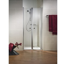 Duschkabine mit Armaturen im Badezimmer