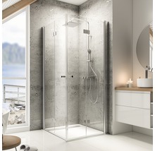 Eckdusche mit Duscharmatur in modernem Badezimmer