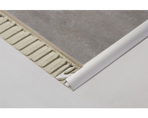 Fliesenecke mit Fliesenschiene