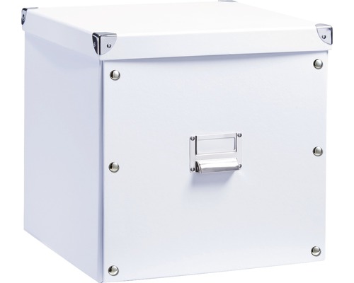 Weisse Aufbewahrungsbox mit Deckel, Etikettenhalter und Eckverstärkungen.