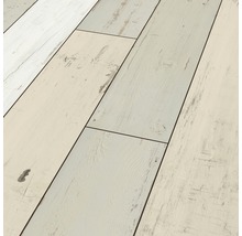 Helle Holzbodenplatten mit abgenutztem Effekt