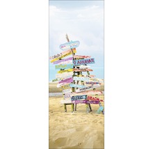 Dekoratives Schild mit Richtungsangaben zu verschiedenen Orten an einem Strand