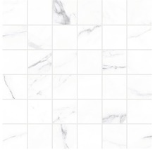 Weiße Mosaikfliese mit Marmoroptik