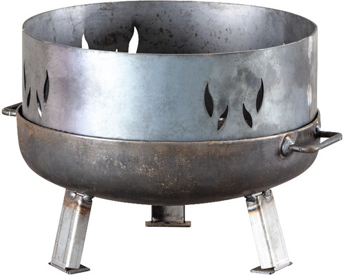 Feuerstelle aus Metall mit Flammenmuster