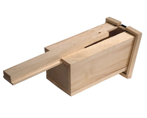 Holz Insektenhotel mit Einflugschlitz