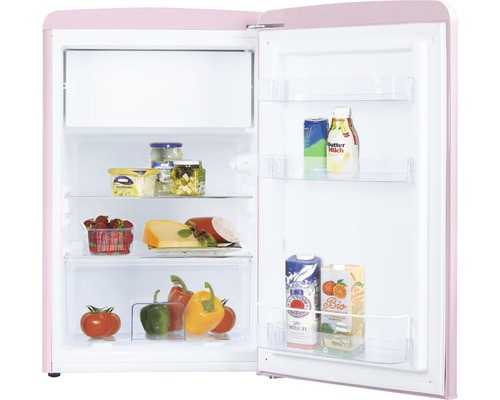 Offener Kühlschrank mit Lebensmitteln