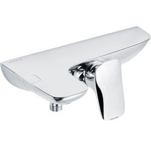 Glänzende Badewannenarmatur