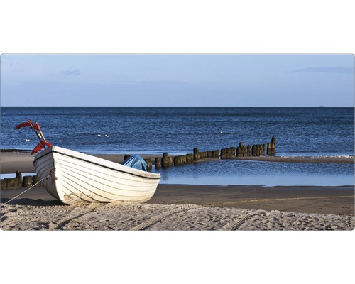 Badrückwand mySPOTTI aqua Boat 90x45 cm Ein weißes Boot liegt am Strand mit Blick auf das Meer