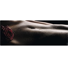 Körpernahaufnahme mit Rose