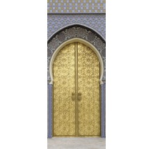 Goldenes Tor mit arabischen Mustern und Fliesenrahmen