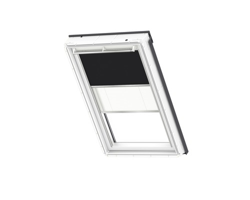 Dachfenster mit Verdunkelungsrollo und Jalousie